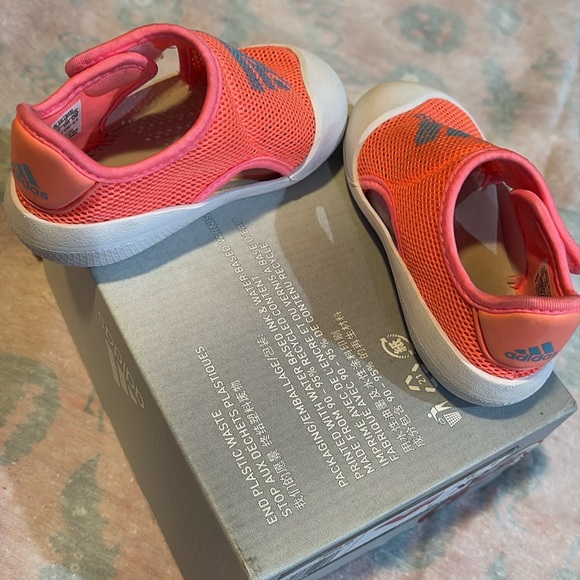 Adidas - Picture 8 of 9